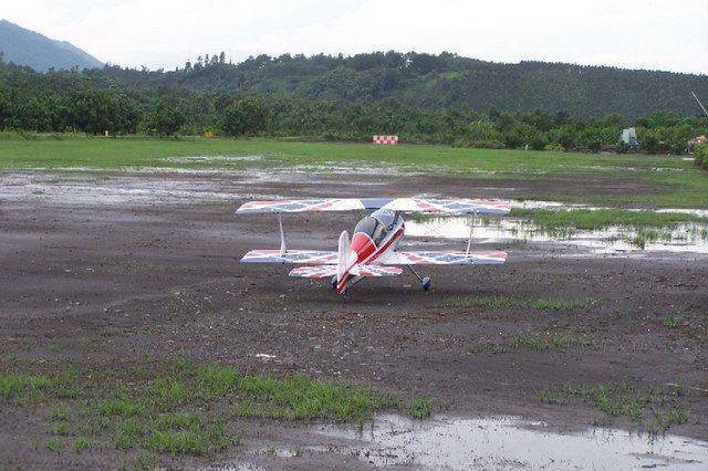 PITTS FLY03.jpg